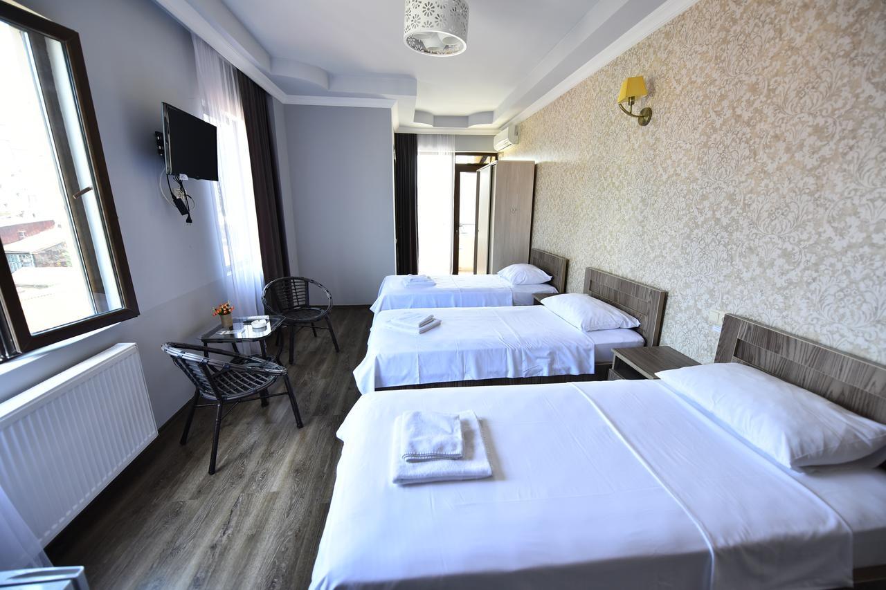 Hotel Phaliashvili Batumi Exterior foto
